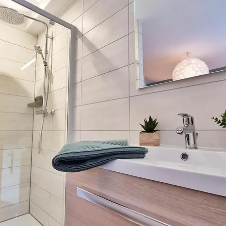 La Verte - Chic Et Moderne - Calme - Fibre - Relax Apartamento Buhl